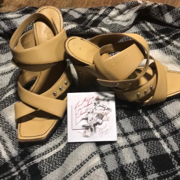 Chanel shoes - Picture 2 of 8